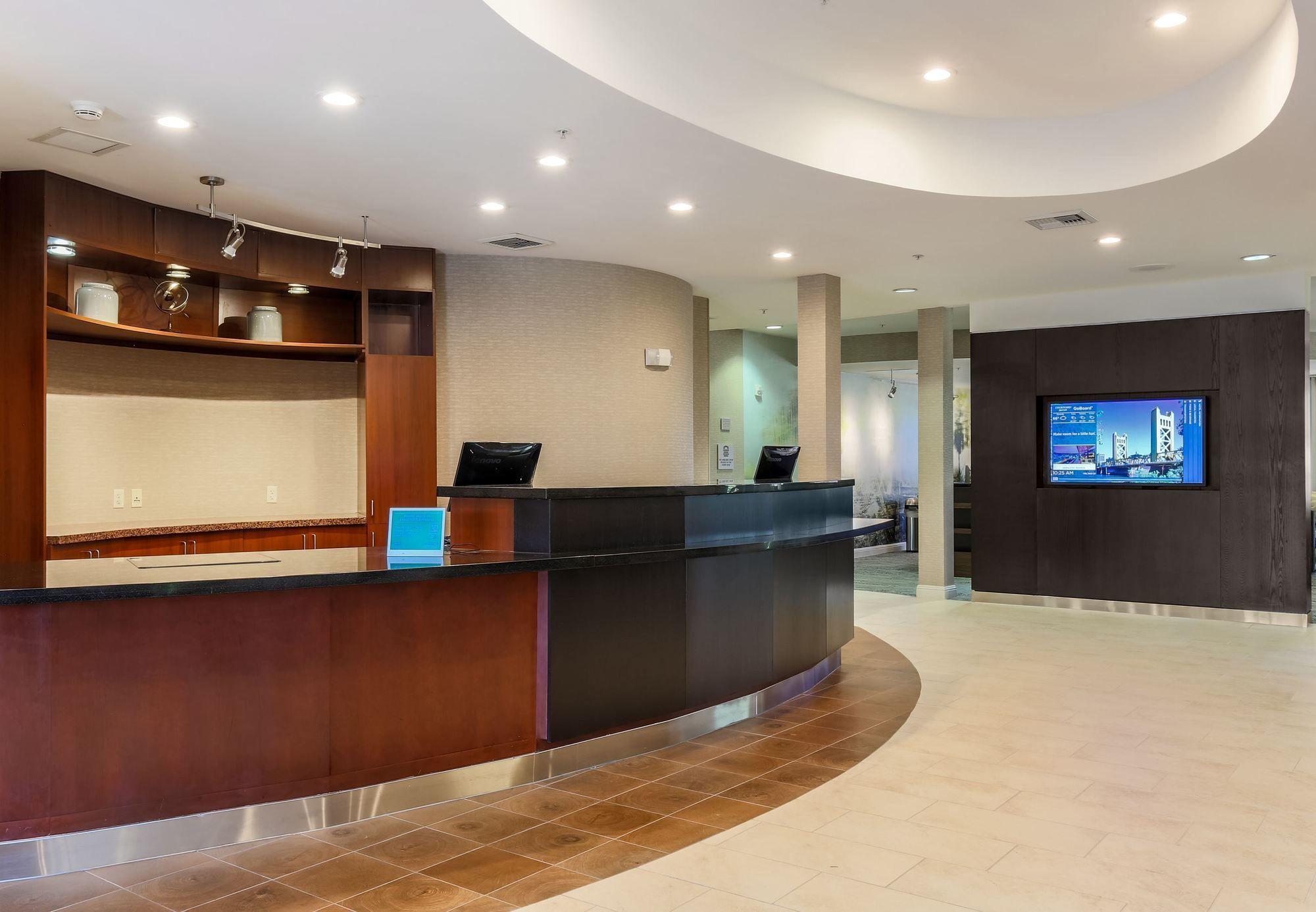 Courtyard By Marriott Roseville Galleria Mall/Creekside Ridge Drive Esterno foto