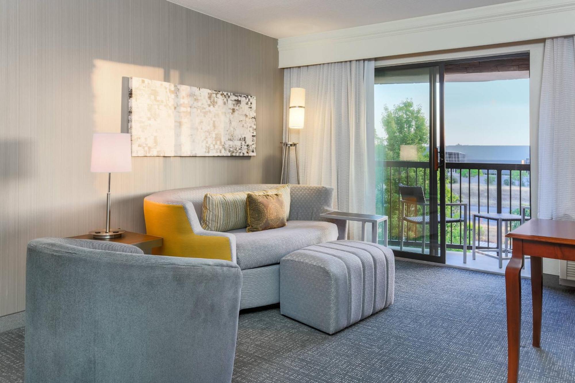 Courtyard By Marriott Roseville Galleria Mall/Creekside Ridge Drive Esterno foto