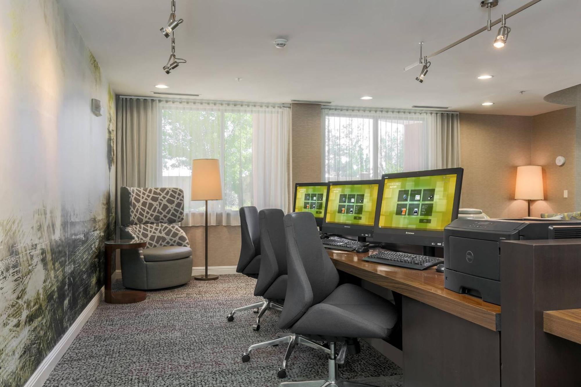 Courtyard By Marriott Roseville Galleria Mall/Creekside Ridge Drive Esterno foto